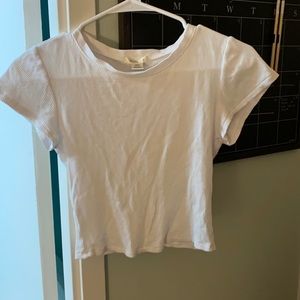 White crop top t-shirt